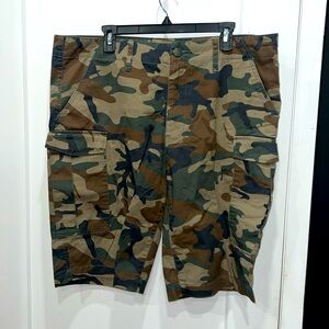 Men’s True Religion camouflage cargo short
